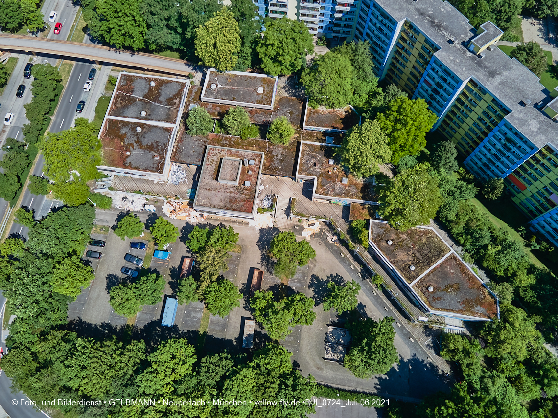 06.07.2021 - Einkaufs- und Wohnzentrum Quiddestraße in Neuperlach